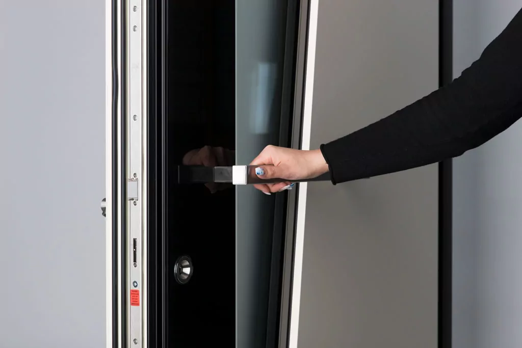 Öffnen einer Haustüre